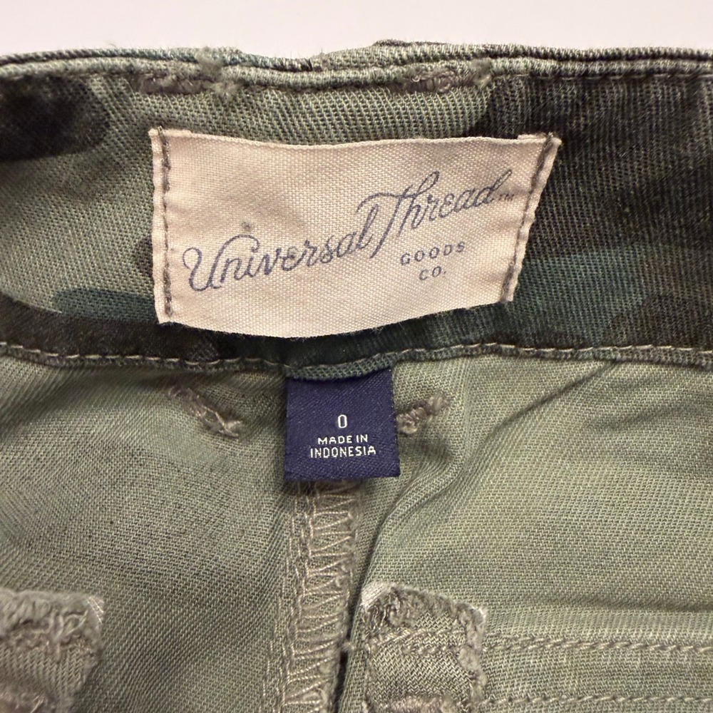 Universal Thread Womens Camo High Rise Cargo Pants Size 0 Green Camouflage New - Picture 6 of 11